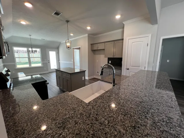 $322,900 | 8220 Snelling Drive, Aiken, SC 29803