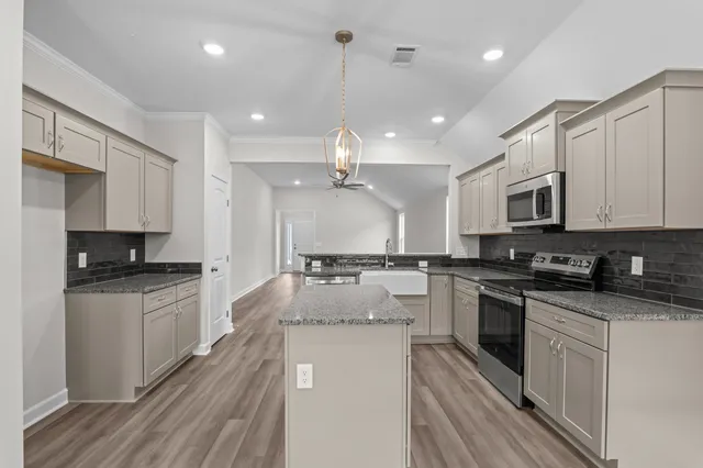 $319,900 | 8220 Snelling Drive, Aiken, SC 29803