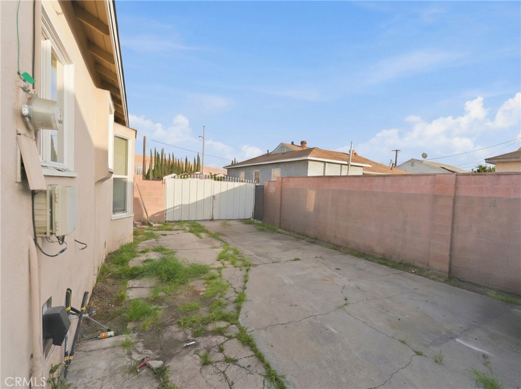 12817 Zeus Avenue Norwalk, CA 90650 - Photo 26 of 36 a view of a backyard