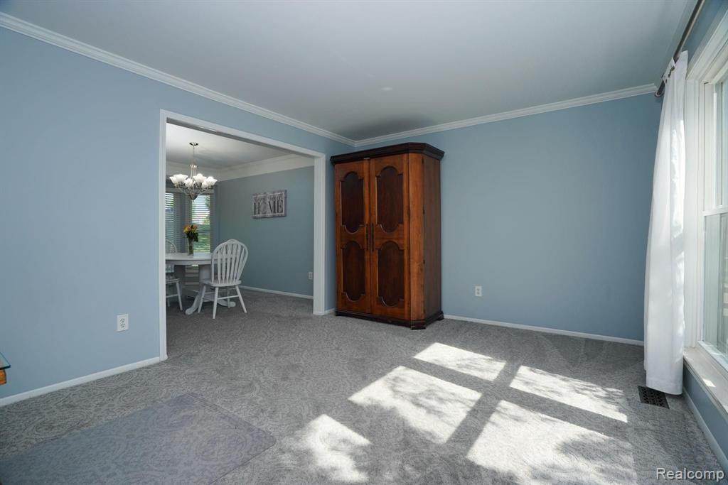 1639 Grandview Drive Rochester Hills, MI 48306 - Photo 5 of 29