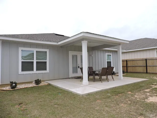 $1,900 | 6590 Paso Fino Drive, Pensacola, FL 32526