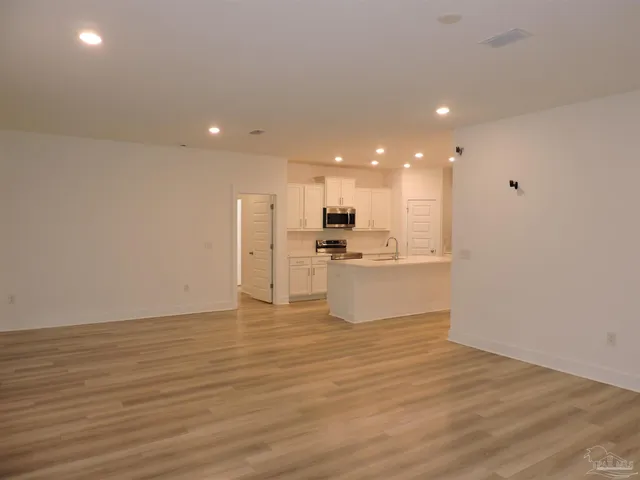 $1,900 | 6590 Paso Fino Drive, Pensacola, FL 32526