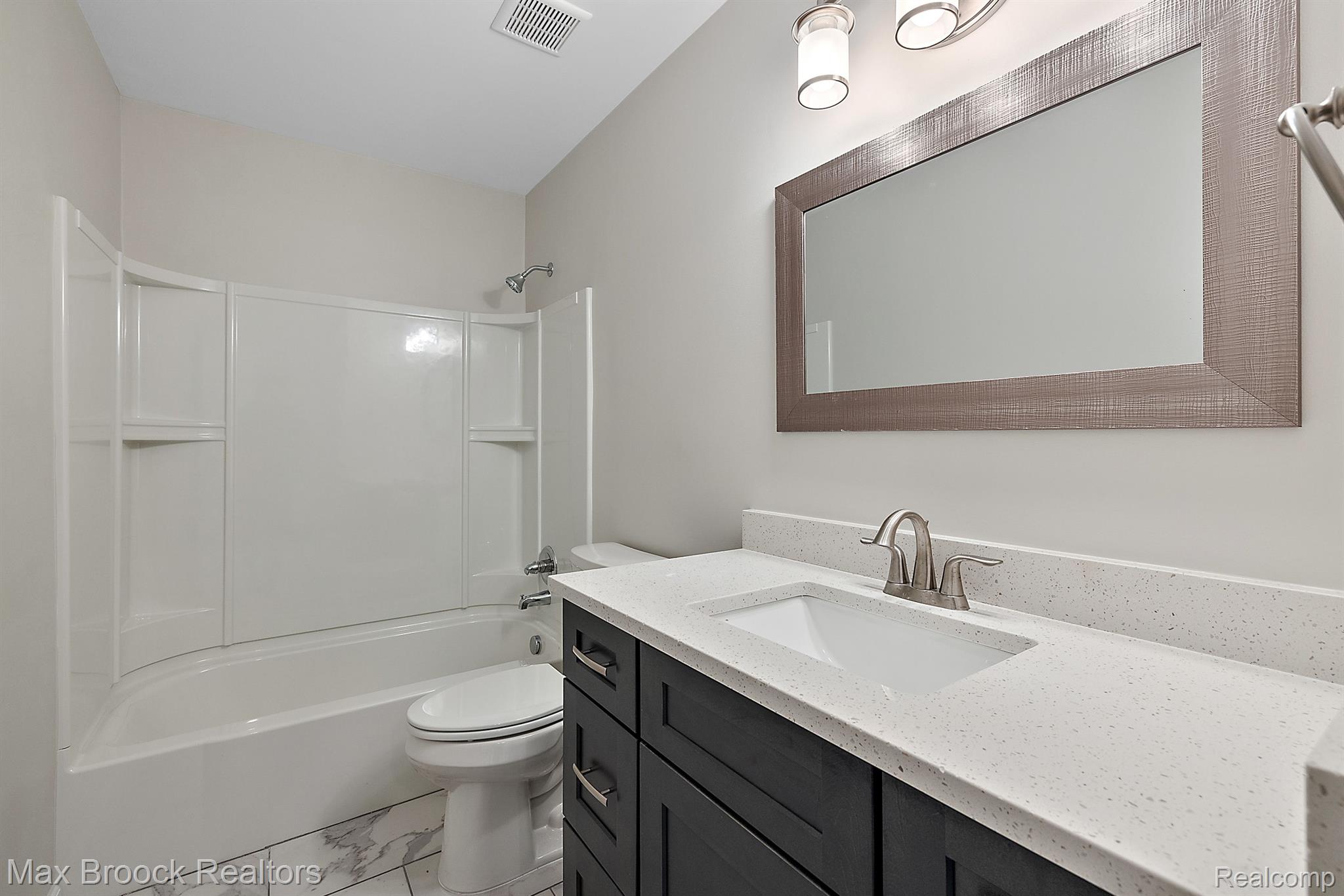 3205 Topview Court Rochester, MI 48309 - Photo 12 of 26 Full Bath