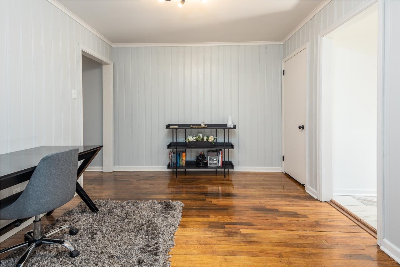 4983 Dee Road Memphis, TN 38117 - Photo 12 of 25 a living room with furniture