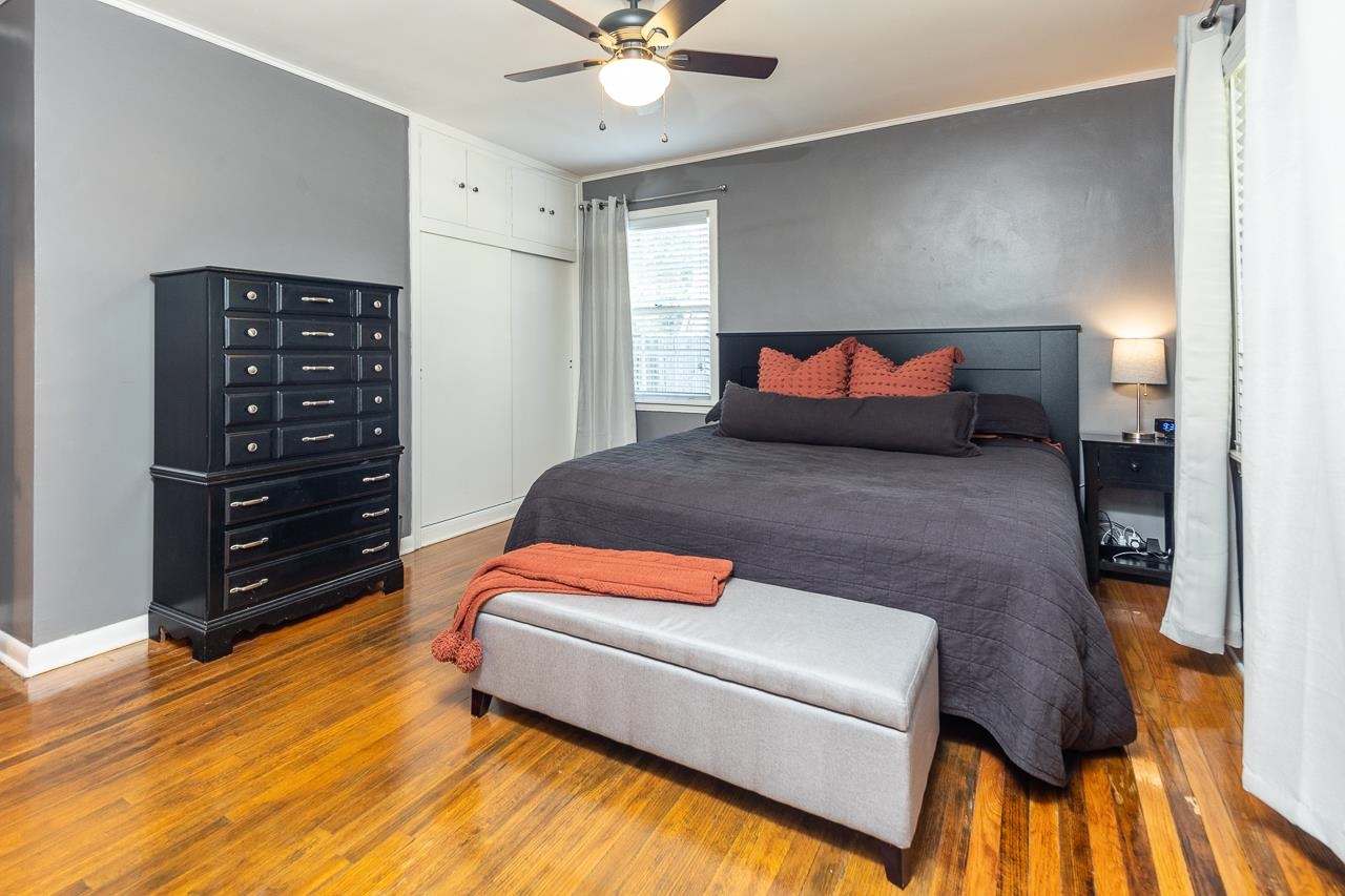 4983 Dee Road Memphis, TN 38117 - Photo 16 of 25 a bedroom with a bed and closet