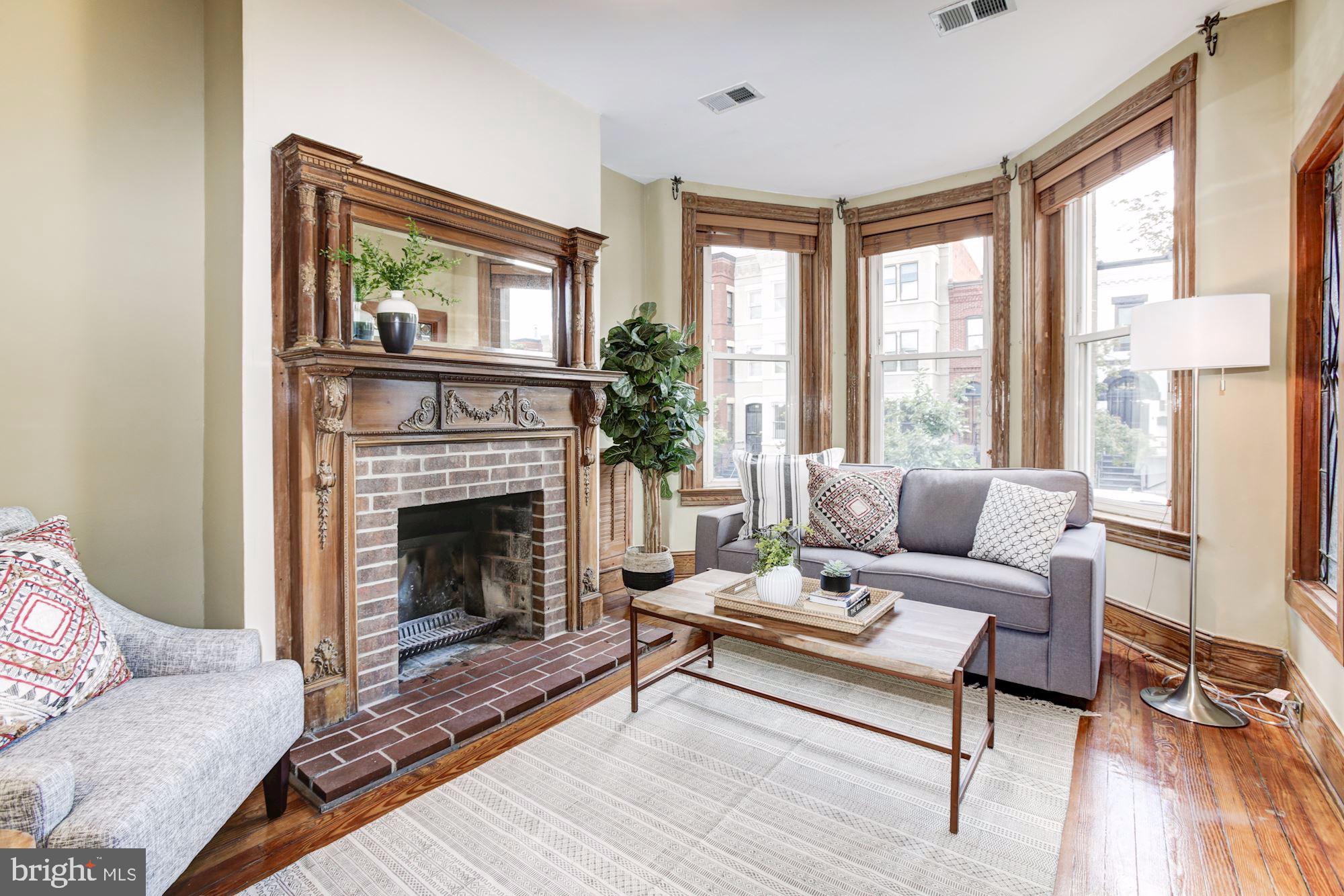 414 4th Street Northeast Washington, DC 20002 - Photo 2 of 44 Living room