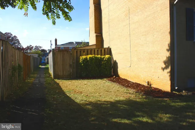 $2,500 | 7438 Ardglass Drive, Lorton, VA 22079