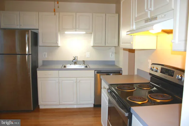 $2,500 | 7438 Ardglass Drive, Lorton, VA 22079