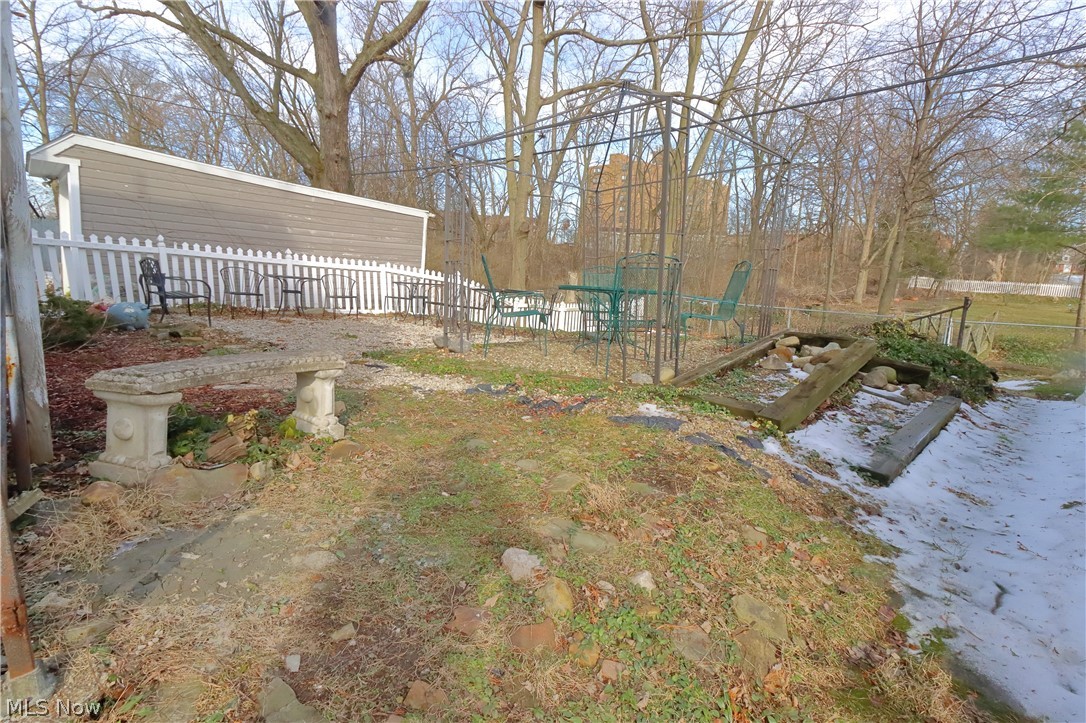1529 South Noble Road Cleveland, OH 44121 - Photo 26 of 27 Gallery Image 26