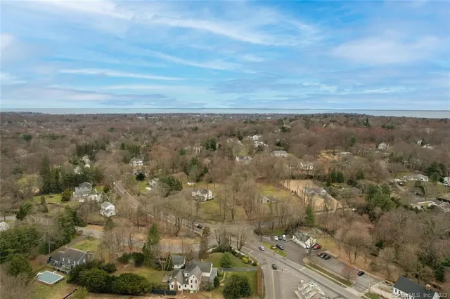 $3,995 | 1990 Bronson Road, Unit 2, Fairfield, CT 06824