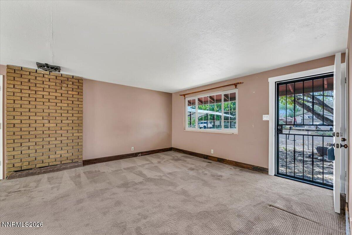 9070 Reservoir Street Reno, NV 89506 - Photo 4 of 37 04-9070 Reservoir St Reno NV 89506 (4 of