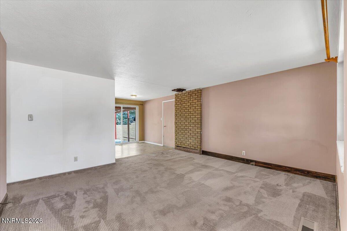9070 Reservoir Street Reno, NV 89506 - Photo 5 of 37 05-9070 Reservoir St Reno NV 89506 (5 of