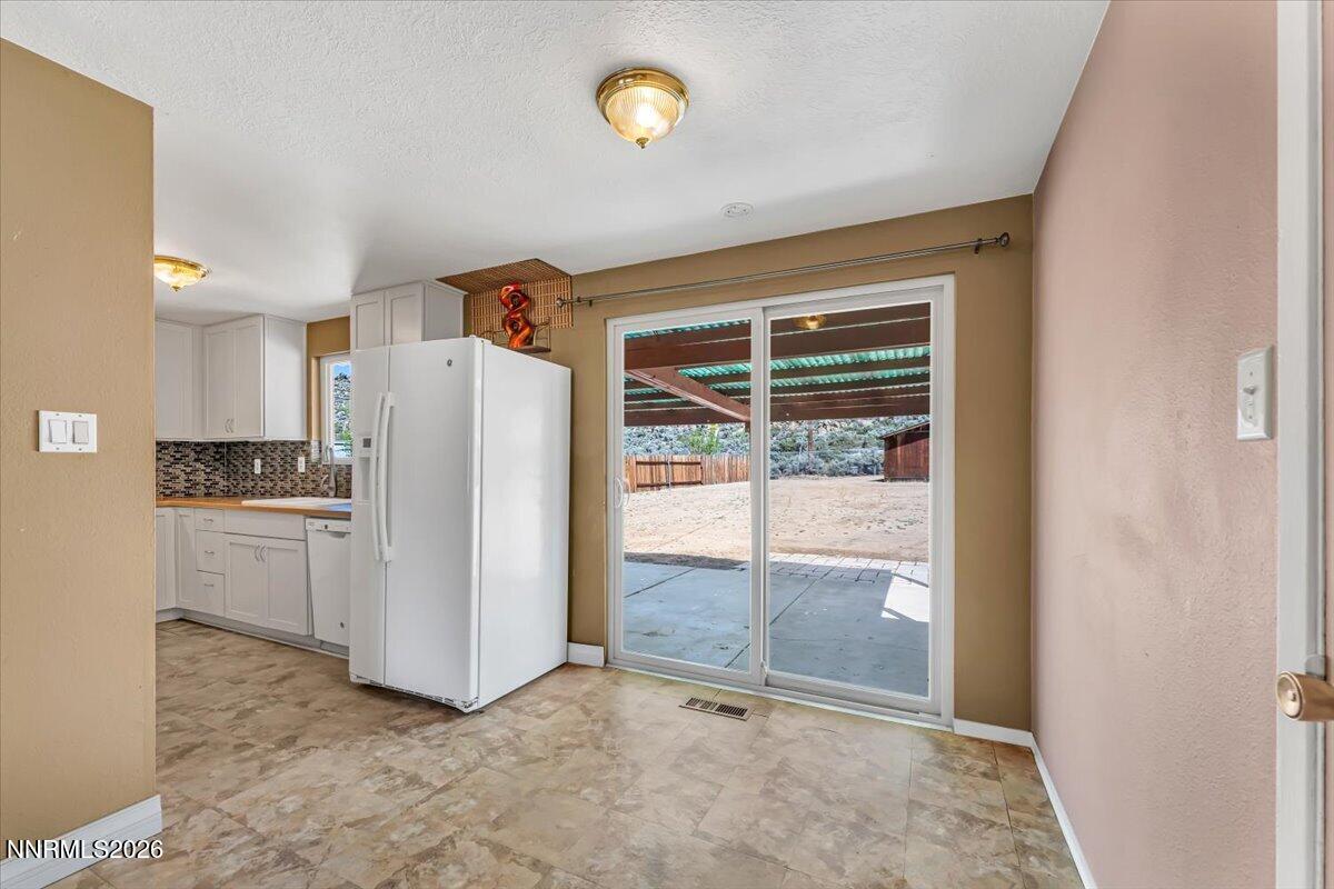 9070 Reservoir Street Reno, NV 89506 - Photo 8 of 37 08-9070 Reservoir St Reno NV 89506 (8 of