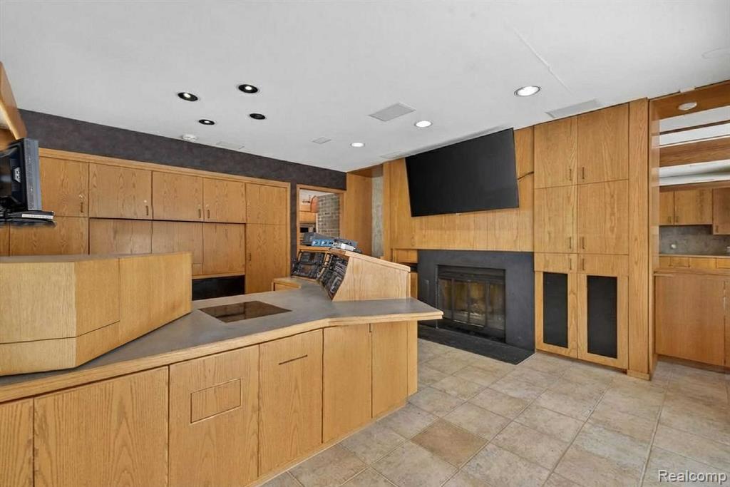 2551 Patterson Lake Road Pinckney, MI 48169 - Photo 32 of 95