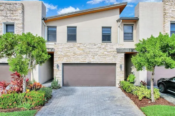 $4,500 | 10533 Northwest 81st Street, Doral, FL 33178