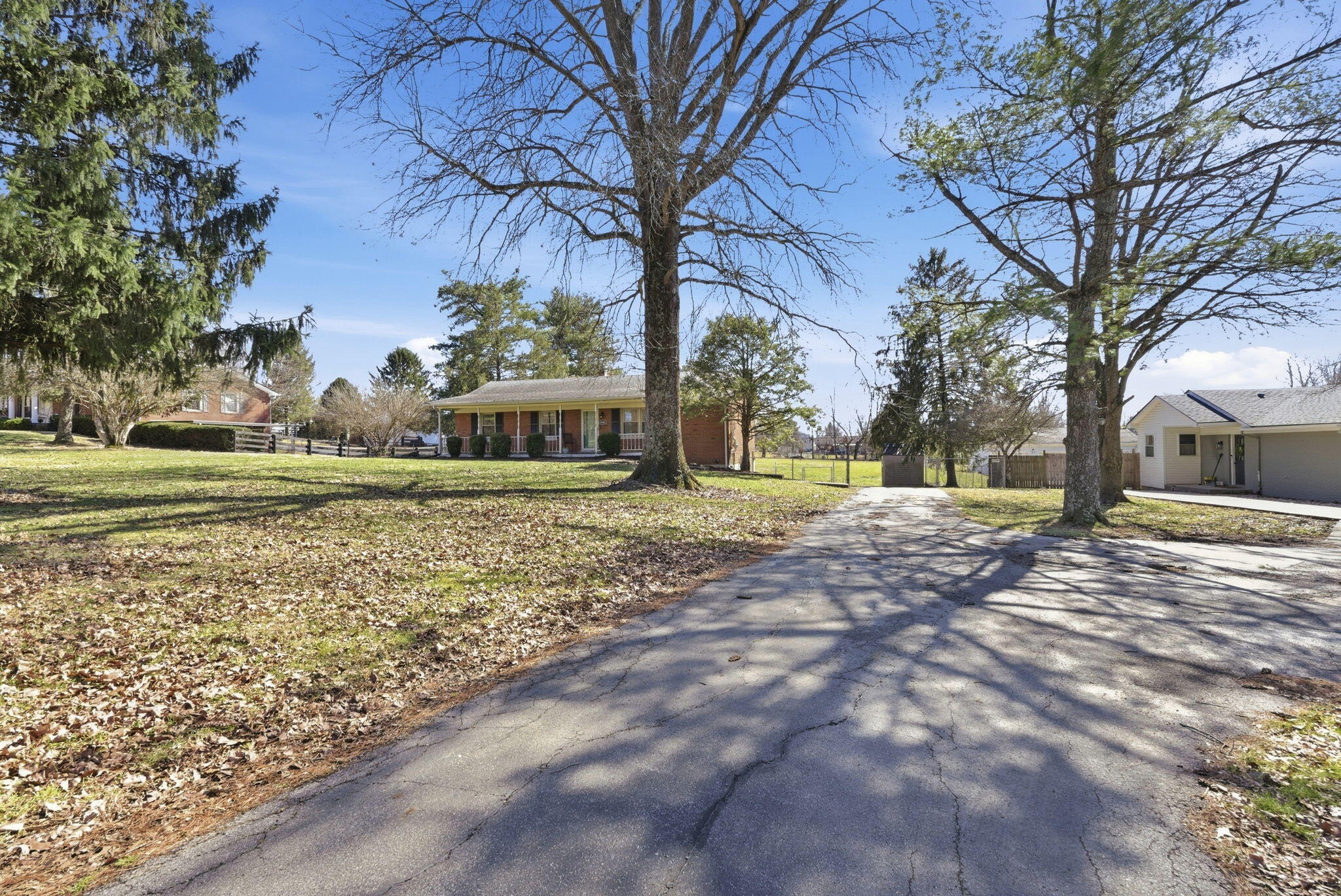 5666 Winchester Road Lexington, KY 40509 - Photo 4 of 45 4-web-or-mls-DSC09071