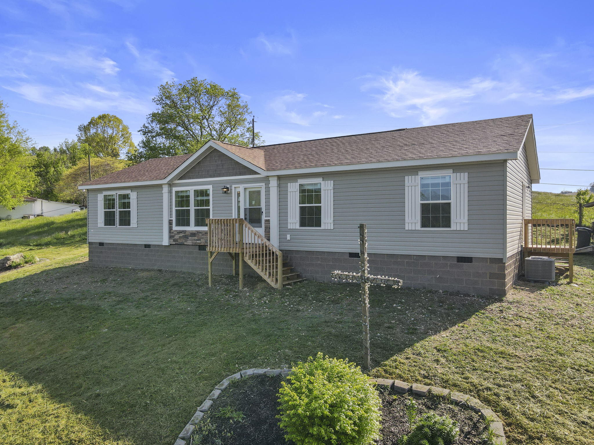 592 Chestnut Road Honaker, VA 24260 - Photo 7 of 27 7-web-or-mls-DJI_0126