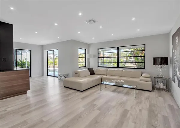 $7,500 | 1649 Stanford Lane, Sarasota, FL 34231