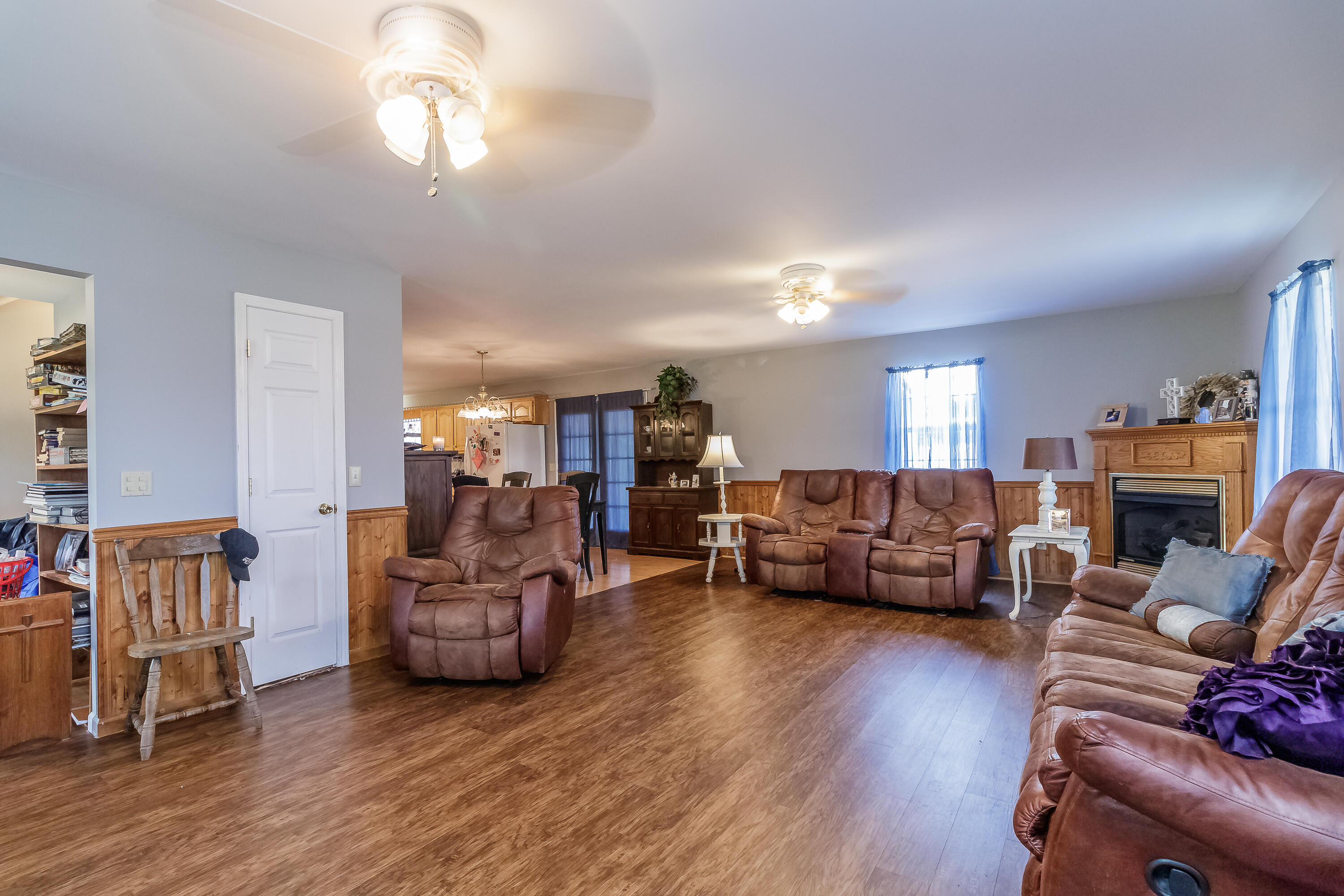 1199 Lake Howard Road LaFayette, GA 30728 - Photo 5 of 27 Living Room