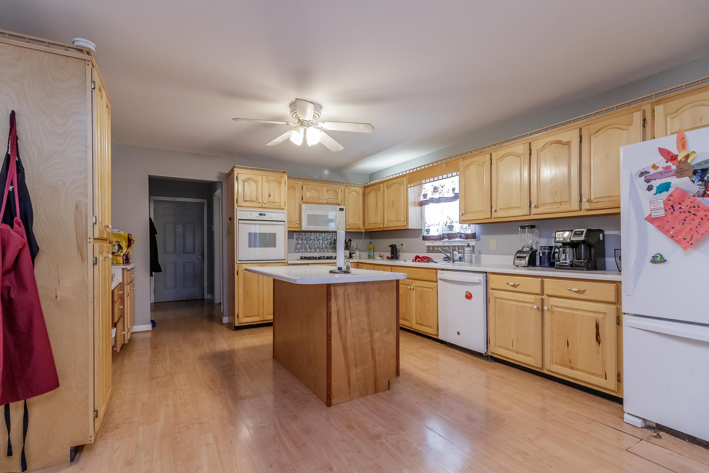 1199 Lake Howard Road LaFayette, GA 30728 - Photo 9 of 27 Kitchen / Dining