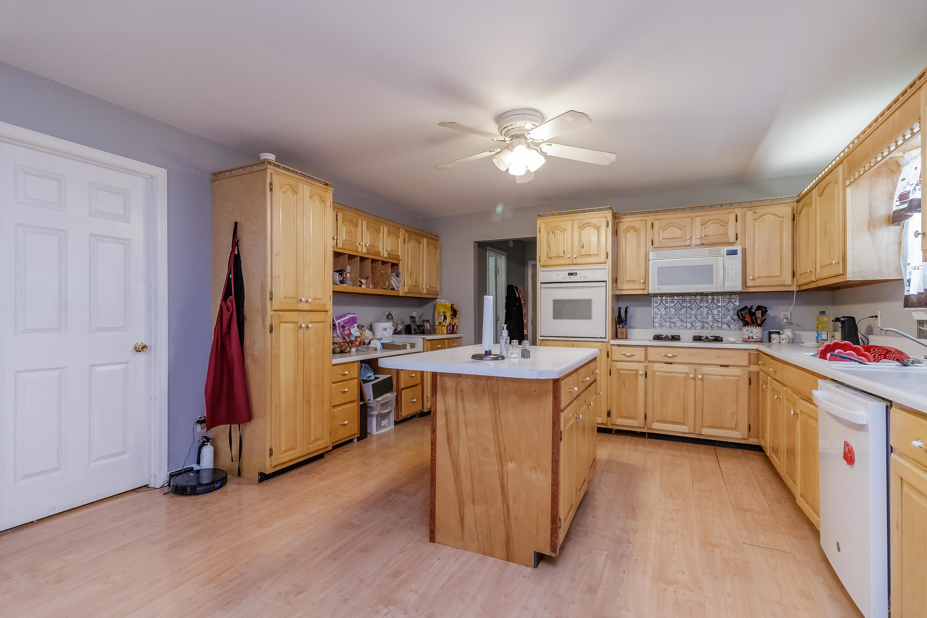 1199 Lake Howard Road LaFayette, GA 30728 - Photo 10 of 27 Kitchen / Dining