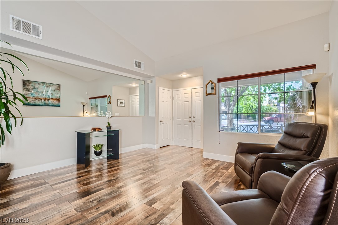 1600 Rappeling Las Vegas, NV 89144 - Photo 3 of 19