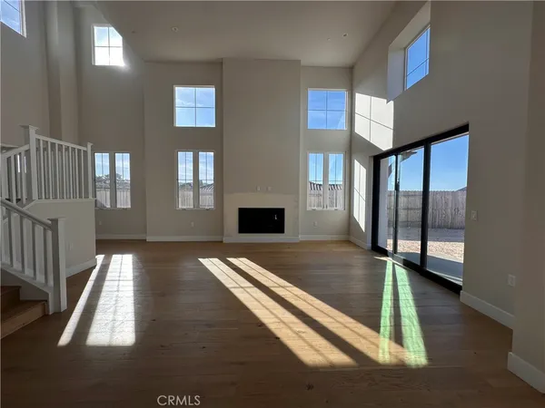 a view of livingroom with furniture