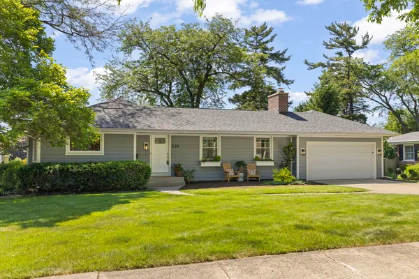 $799,900 | 226 Woodstock Avenue, Glen Ellyn, IL 60137