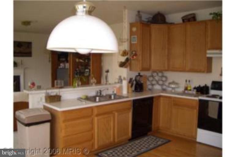 13607 Gentry Court Laurel, MD 20708 - Photo 5 of 10 Kitchen