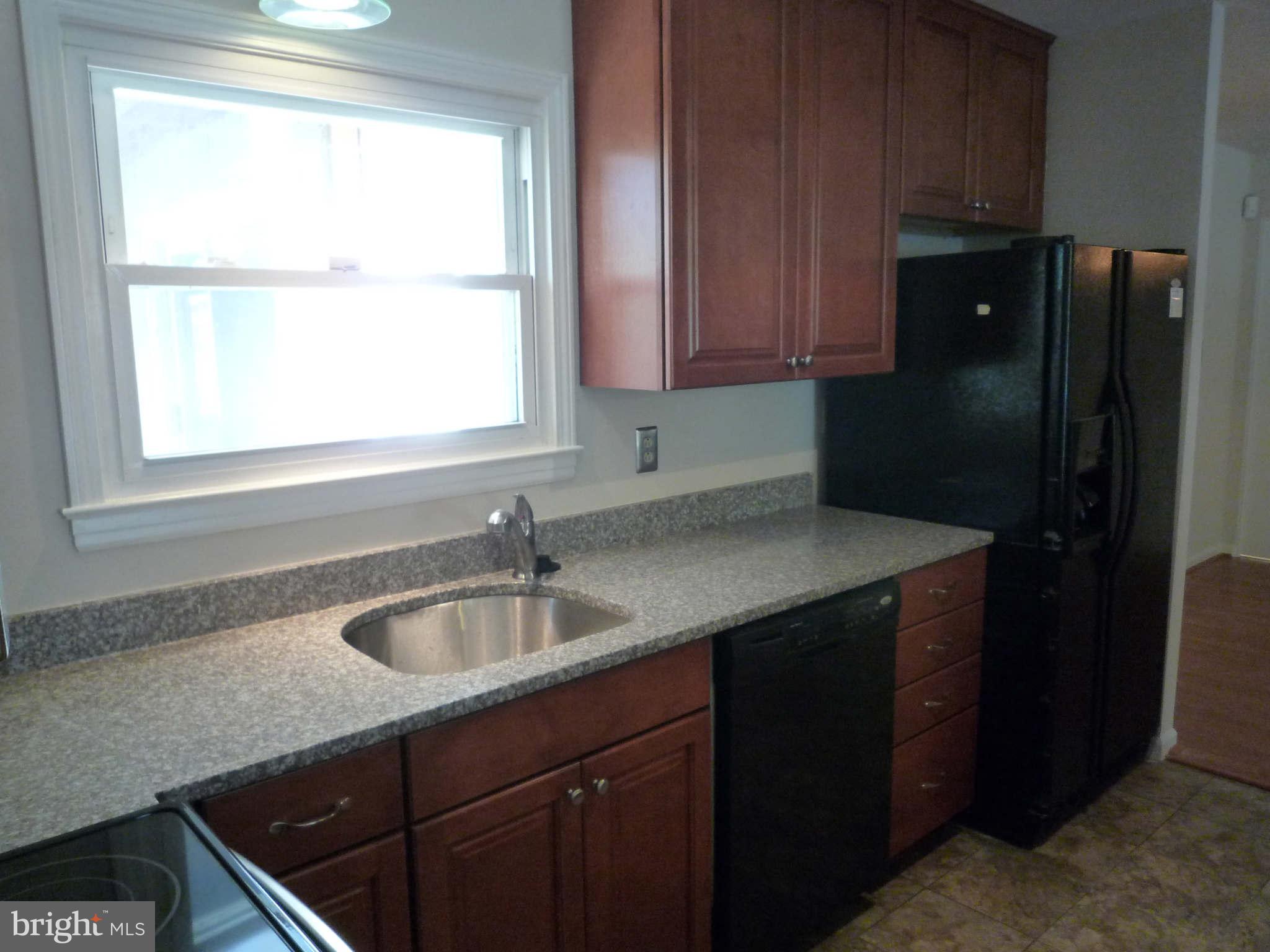 209 West Balsam Road Sterling, VA 20164 - Photo 8 of 26 Kitchen