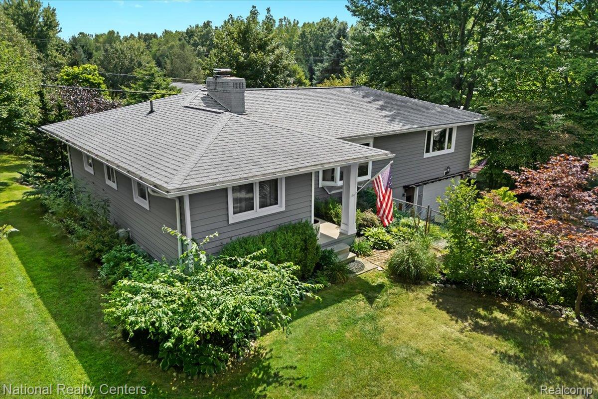 1785 Middle Road Highland, MI 48357 - Photo 3 of 50 41-1785 Middle Rd.jpg