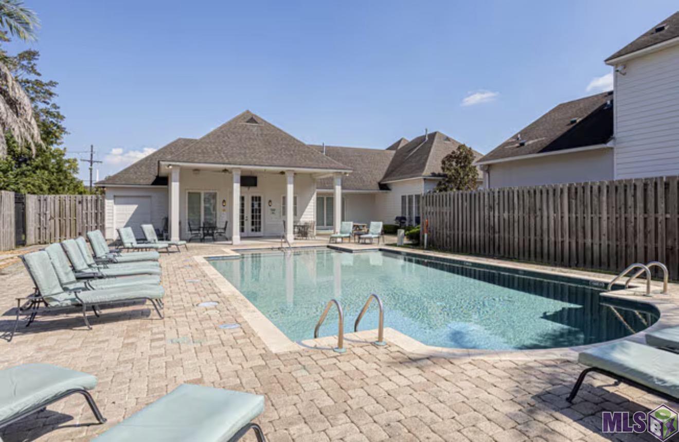 2403 Brightside Drive, Unit 19 Baton Rouge, LA 70820 - Photo 7 of 34 Relaxing