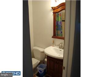 10905 Heflin Road Philadelphia, PA 19154 - Photo 6 of 10 Bathroom