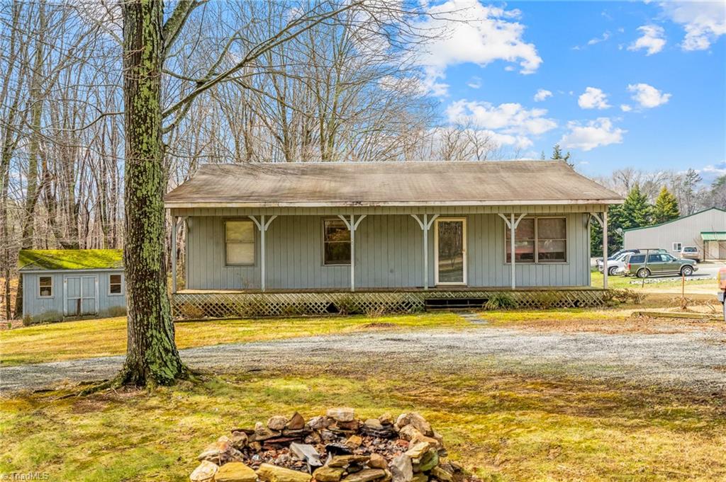 126 Barham Road Reidsville, NC 27320 - Photo 2 of 19