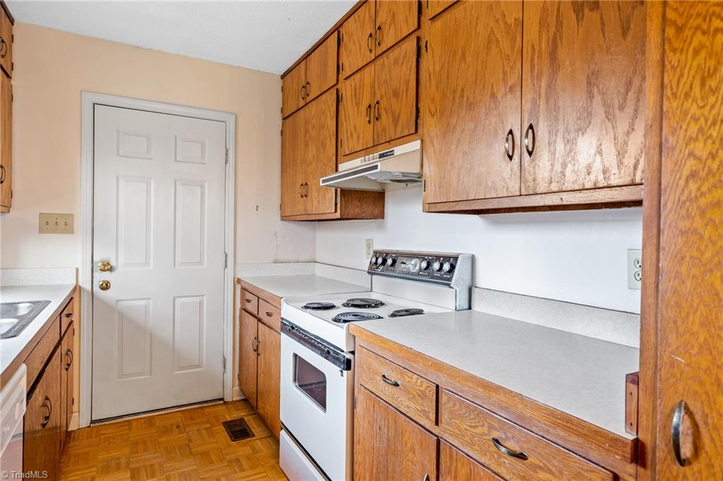 126 Barham Road Reidsville, NC 27320 - Photo 10 of 19