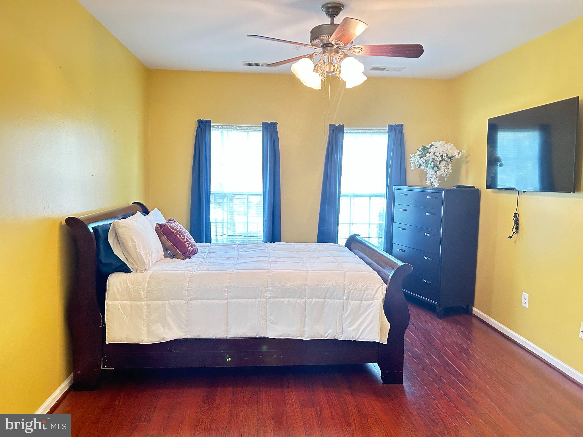 2001 Connor Court, Unit 704D Bowie, MD 20721 - Photo 27 of 33 Sunny retreat with vibrant walls.