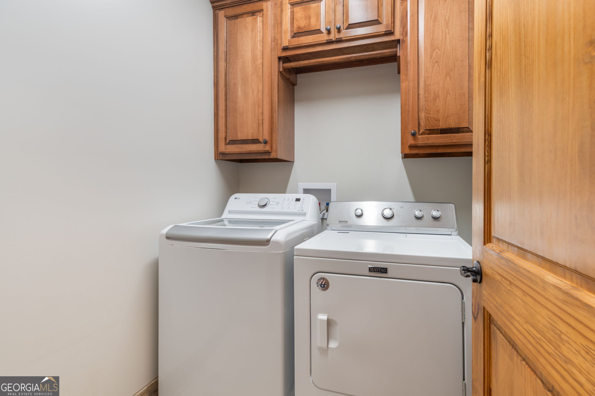 2770 Jones Road Sandersville, GA 31082 - Photo 38 of 80 a utility room with dryer and washer
