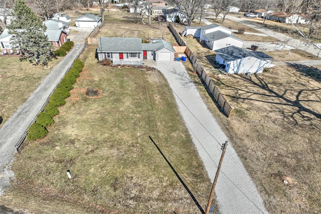 5574 East William Street Road Decatur, IL 62521 - Photo 2 of 26
