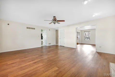$375,000 | 1605 Fahrpark Court, St. Louis, MO 63146