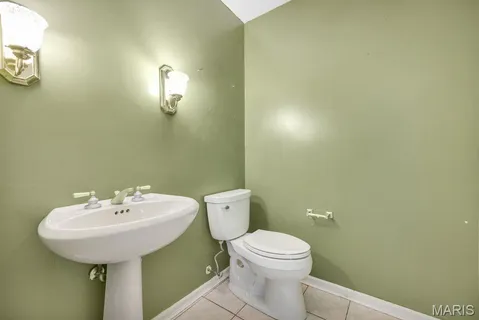 $375,000 | 1605 Fahrpark Court, St. Louis, MO 63146