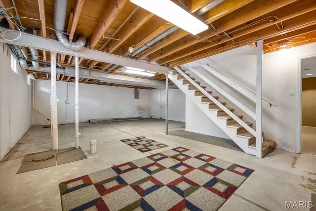 $375,000 | 1605 Fahrpark Court, St. Louis, MO 63146