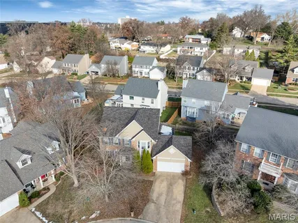 $375,000 | 1605 Fahrpark Court, St. Louis, MO 63146
