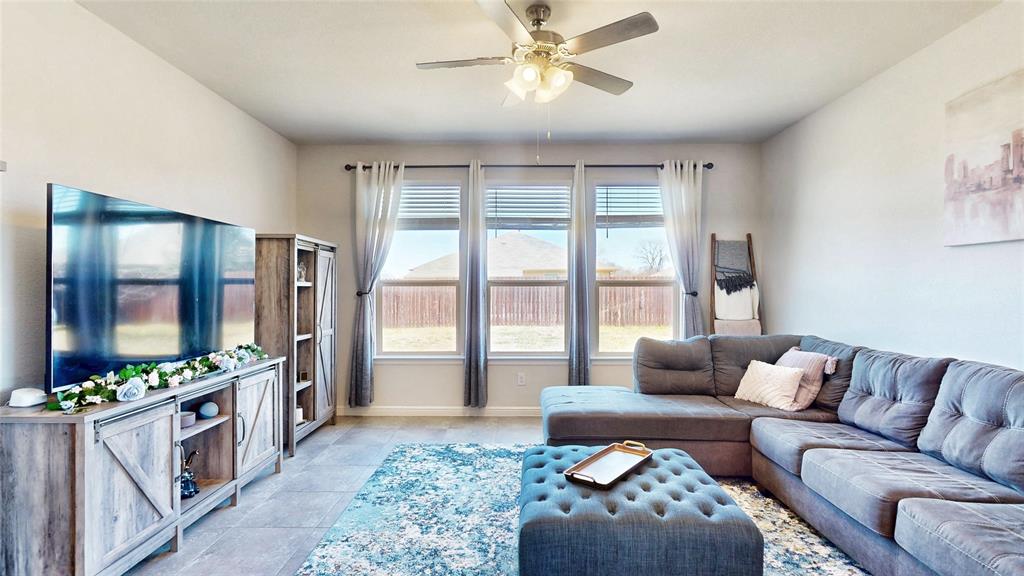 444 Skipper Lane Azle, TX 76020 - Photo 11 of 33