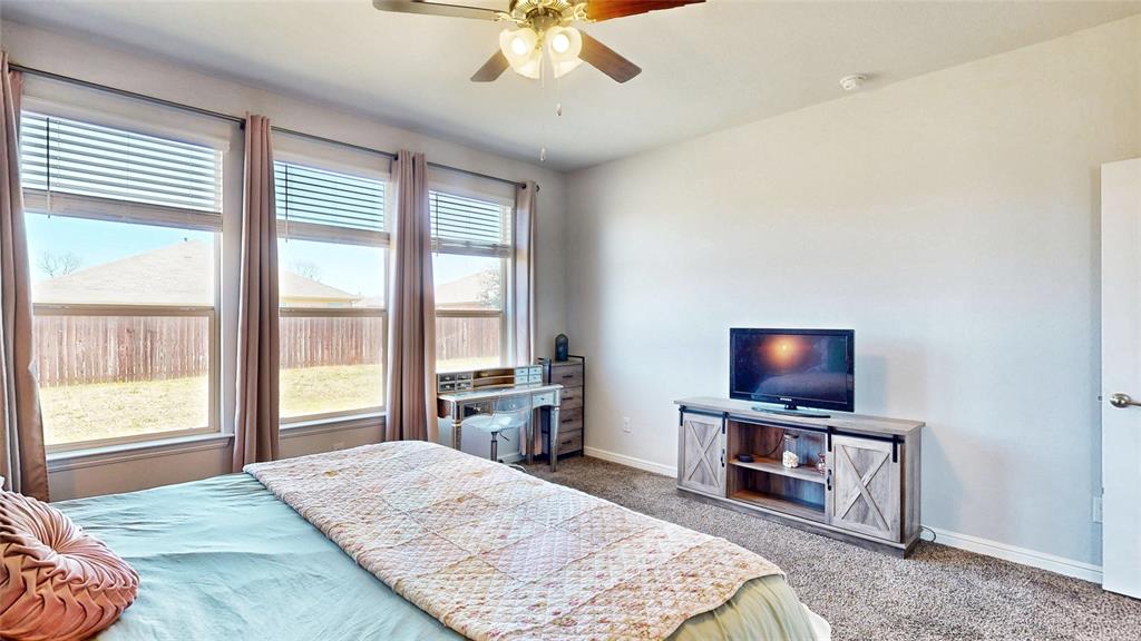 444 Skipper Lane Azle, TX 76020 - Photo 17 of 33