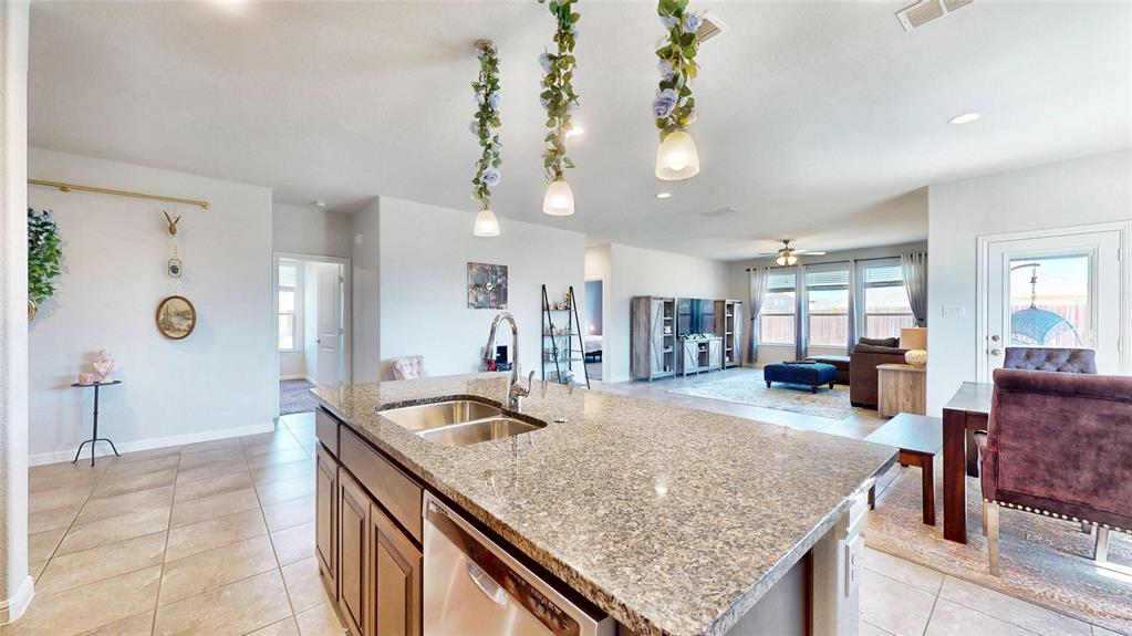 444 Skipper Lane Azle, TX 76020 - Photo 4 of 33