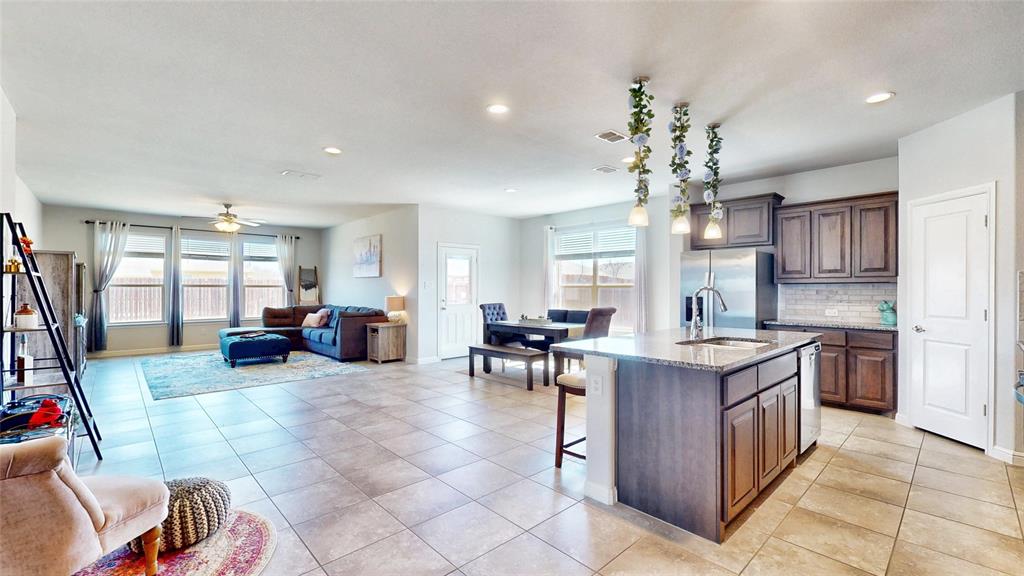 444 Skipper Lane Azle, TX 76020 - Photo 6 of 33