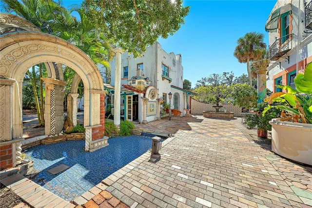 a view of a entrance to house