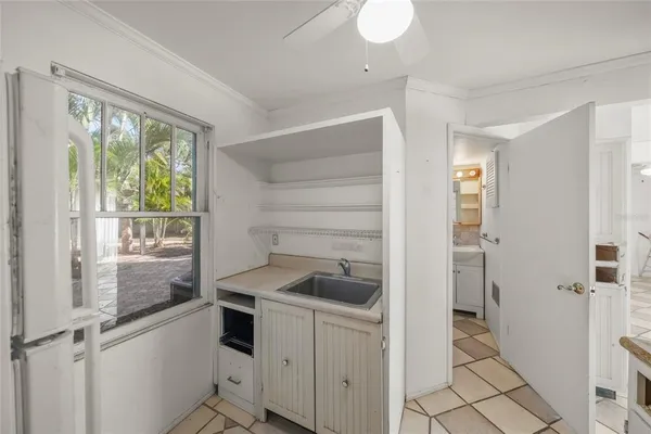 $2,000,000 | 2830 Bay Shore Circle, Sarasota, FL 34234