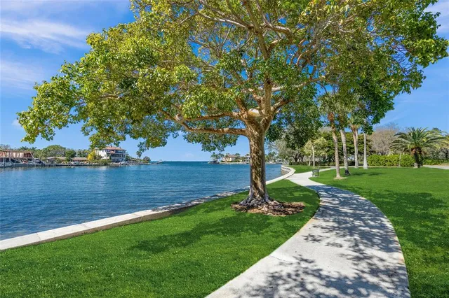 $2,000,000 | 2830 Bay Shore Circle, Sarasota, FL 34234