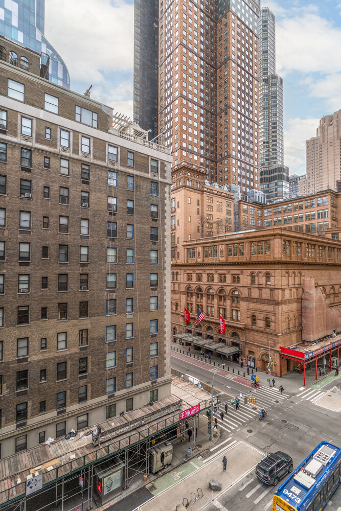 205 West 57th Street, Unit 6AC Manhattan, NY 10019 - Photo 13 of 23